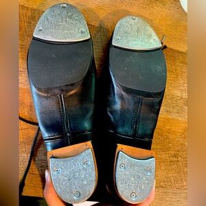 Size 8 tap shoes with Capezio taps